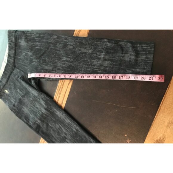 Smartwool Women's Black/Gray Pattern Print Capris PhD - Size Small - Picture 10 of 11